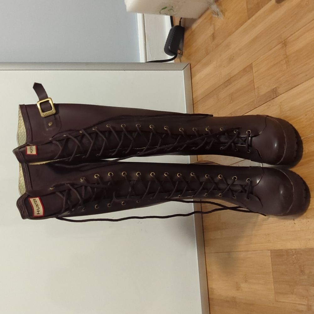Size 7 Purple lace up heeled Hunter rainboots